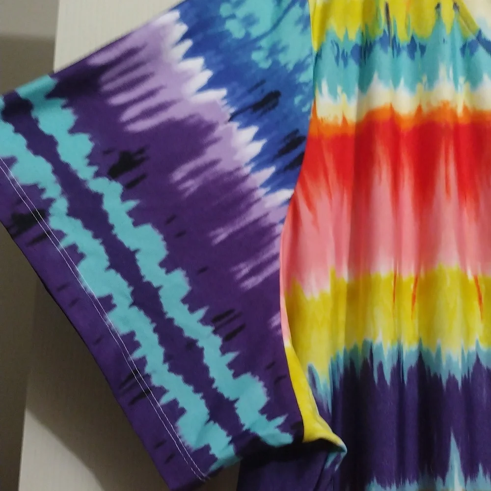 Avenue rainbow watercolor poly blend SS dress with ruffle hem size 30/32 - Picture 2 of 6